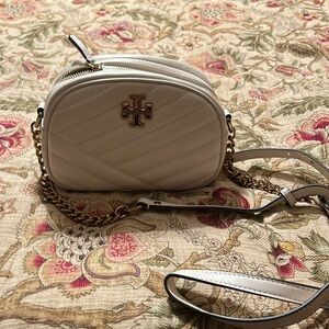 New with some tag Tory Burch crossbody bag